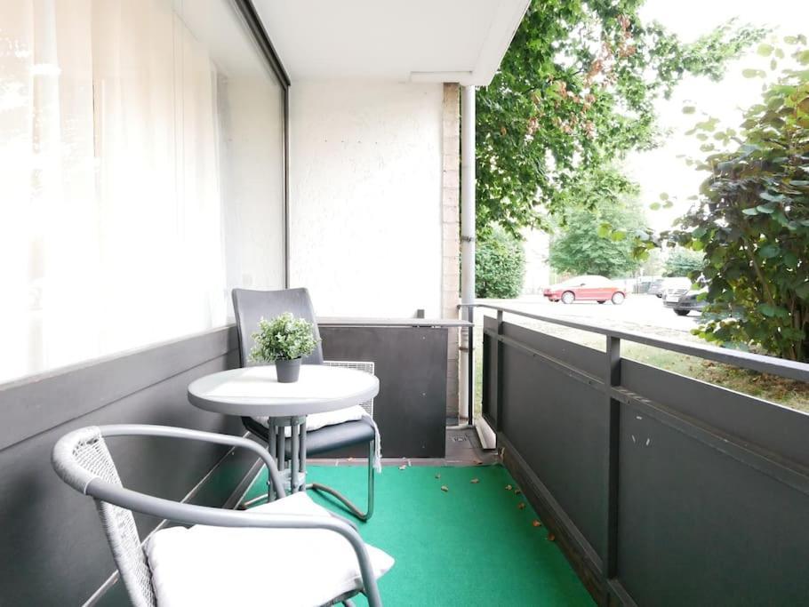 61 M2 Erdgeschosswohnung Mit Eigenem Parkplatz Vorm Haus Osnabrück Eksteriør bilde